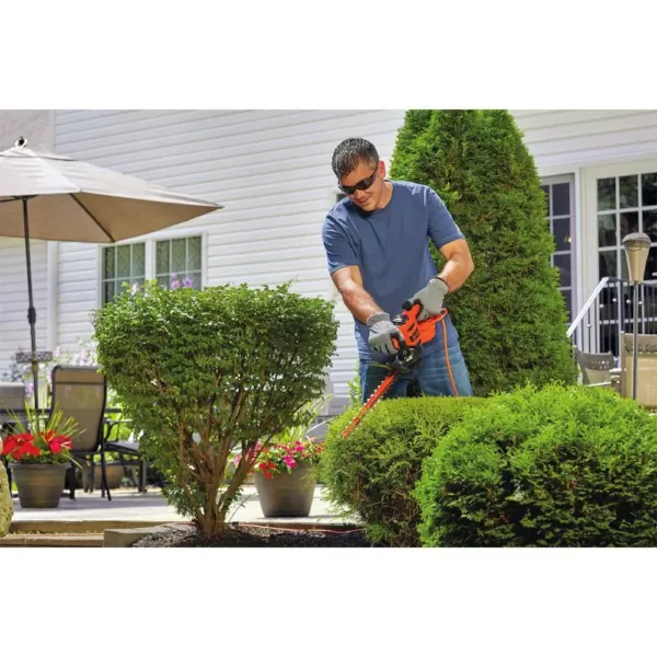 BLACK+DECKER 17 in. 3.2 Amp Corded Electric Hedge Trimmer