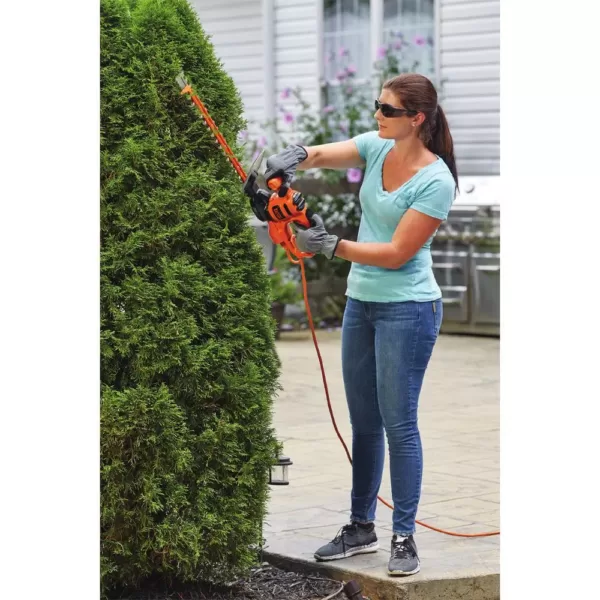 BLACK+DECKER 16 in. SAWBLADE 3.0 Amp Corded Electric Hedge Trimmer