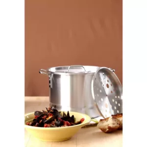 IMUSA Mexicana 32 qt. Aluminum Stovetop Steamer with Lid and Steam Tray
