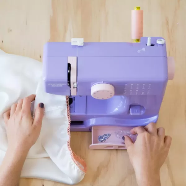 Janome Basic 10-Stitch Lady Sewing Machine