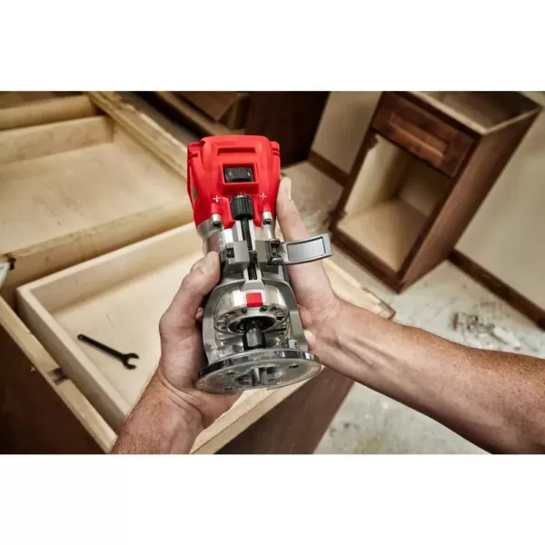 Milwaukee M18 FUEL 18-Volt Lithium-Ion Brushless Cordless Compact Router w/ Compact Router Offset Base